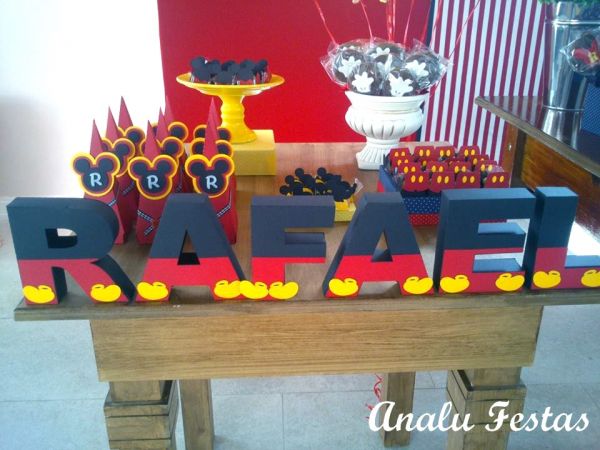 Letras 3D com apliques ou pedraria